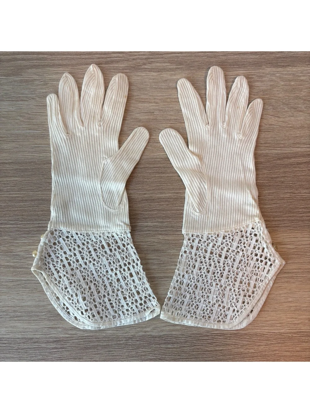 Vintage White Lace Gloves Bridal Victorian Formal Wedding Tea Party Costume
